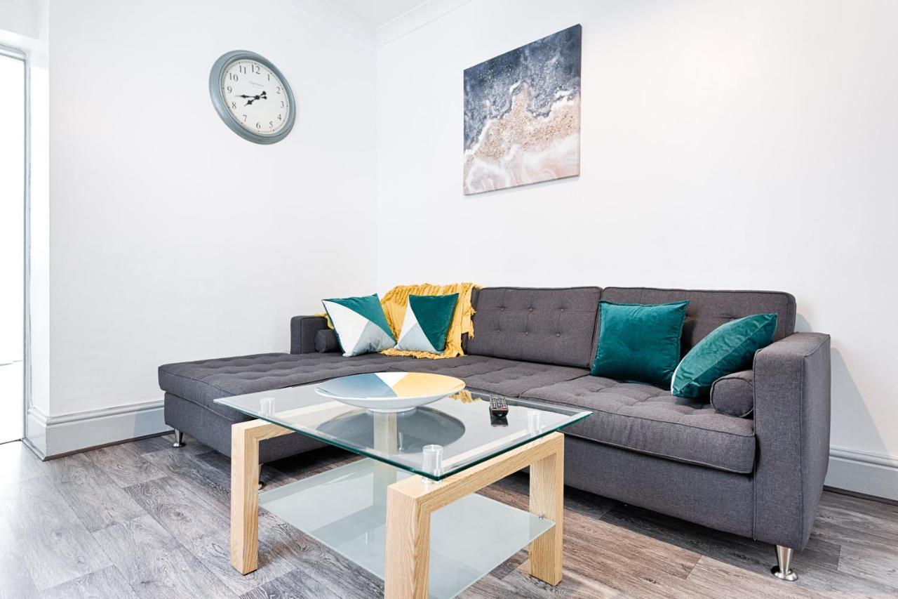 Apartment Walking Distance To The Liberty Stadium - Tv In Every Bedroom! Swansea