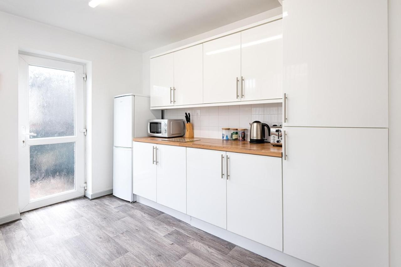 Apartment Walking Distance To The Liberty Stadium - Tv In Every Bedroom! *