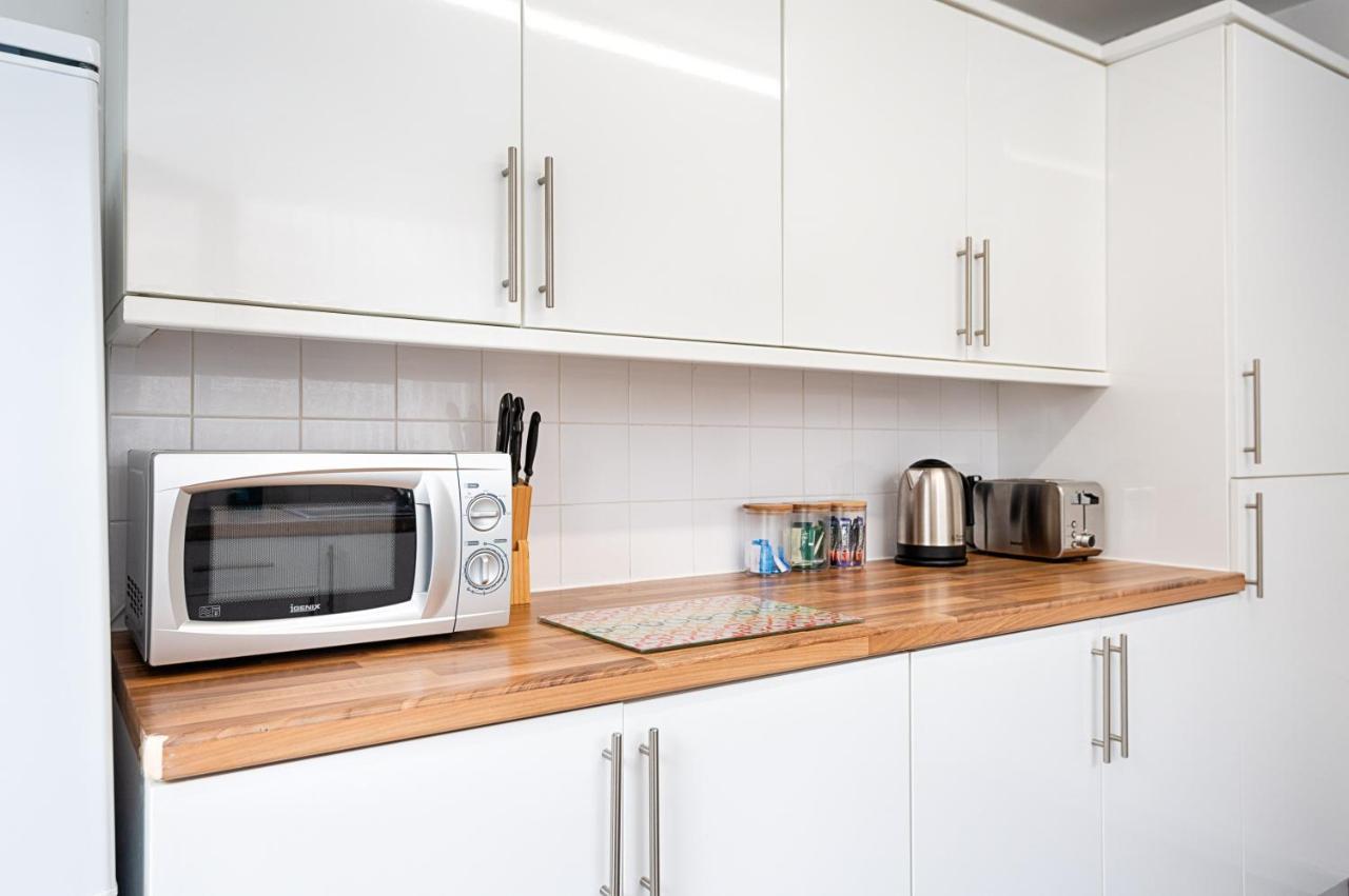 Walking Distance To The Liberty Stadium - Tv In Every Bedroom! * Swansea